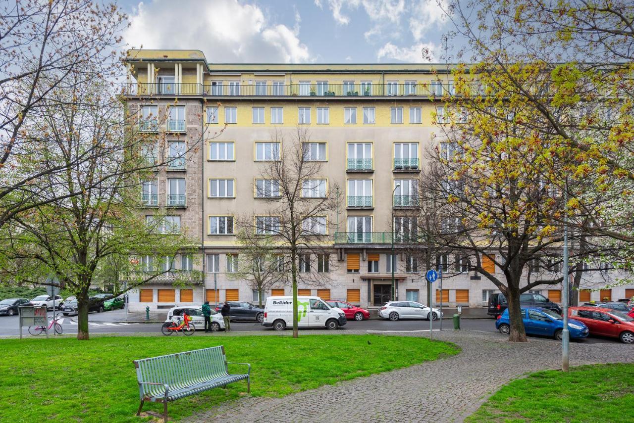 Lotus Apartment Prag Exteriör bild