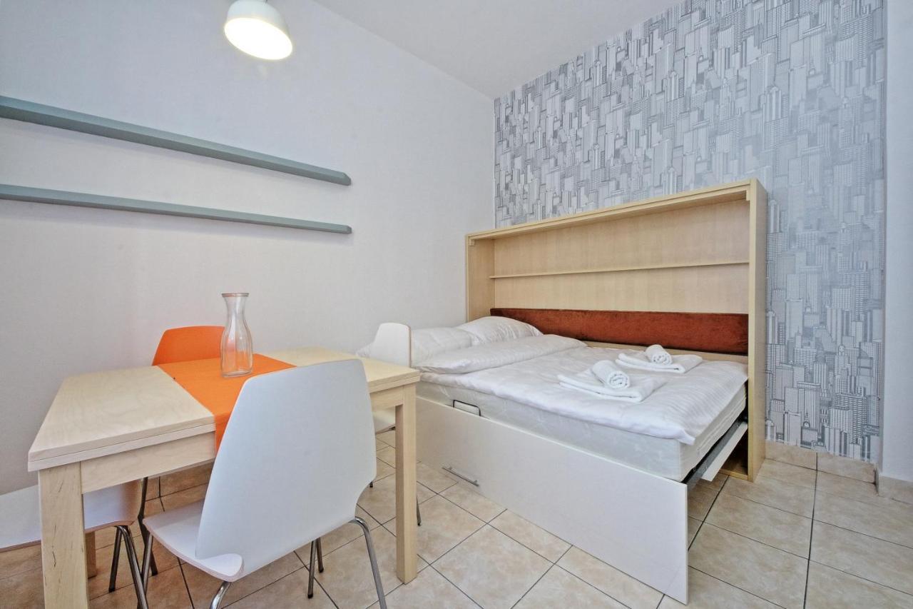 Lotus Apartment Prag Exteriör bild