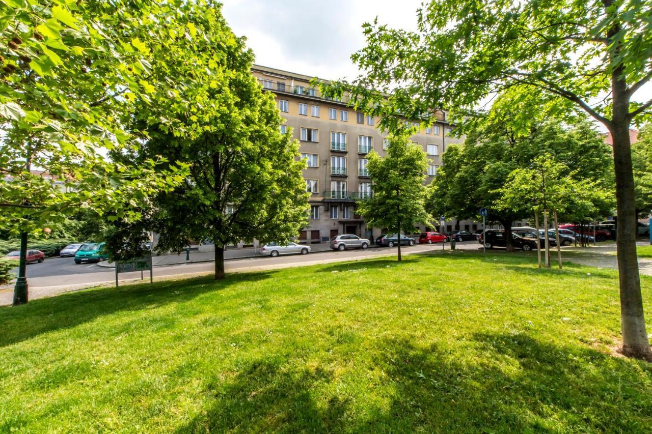 Lotus Apartment Prag Exteriör bild